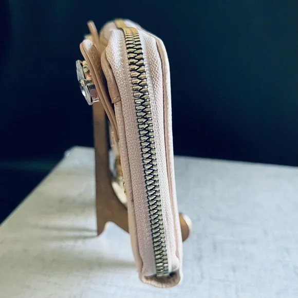 ‼️SOLD‼️BETSEY JOHNSON 💗 Wallet • Wristlet • Fox/Cat - Picture 5 of 7